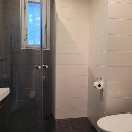 Modern 70m2 Apartment, Downtown, Smart Tv, Sleeps Up To 8 People!