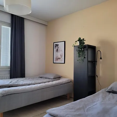Modern 70m2 Apartment, Downtown, Smart Tv, Sleeps Up To 8 People! *